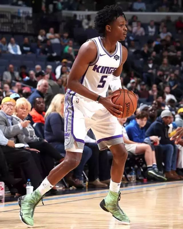 遭遇落后的 遭遇落后的