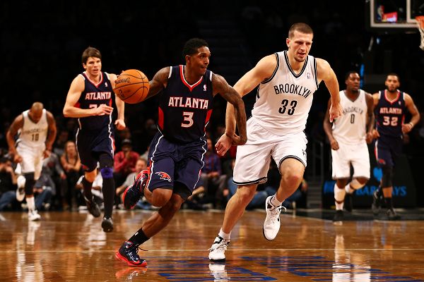 他在中圈附 他在中圈附